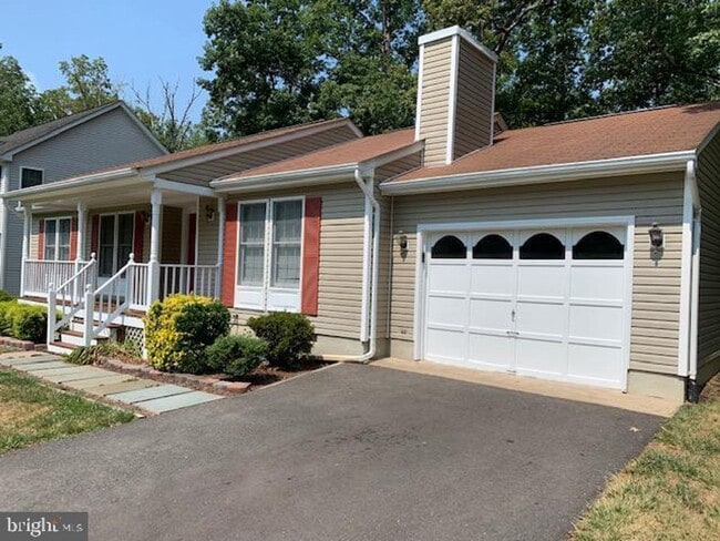 1006 Lakeview Pkwy in Locust Grove, VA - Building Photo - Building Photo