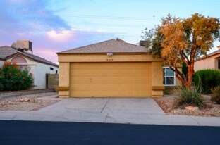 3931 W Whispering Wind Dr in Glendale, AZ - Building Photo