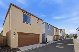 4049 Dover St in West Sacramento, CA - Building Photo - Building Photo