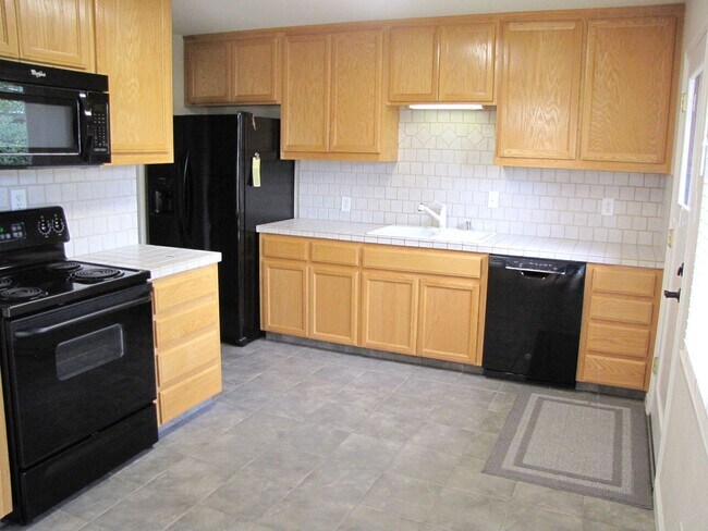 1431 W Elm St in Lodi, CA - Building Photo - Building Photo