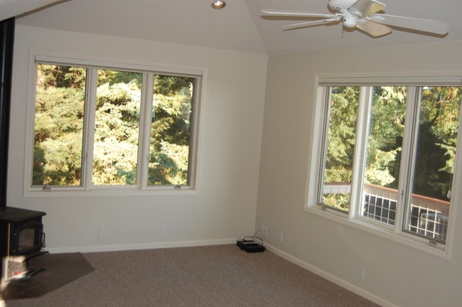 16052 Robinwood Ln, Unit 1 in Los Gatos, CA - Foto de edificio - Building Photo