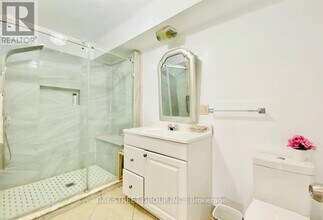 128 Stevenson Rd S in Oshawa, ON - Building Photo - Building Photo