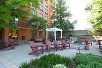 The Towers at Four lakes in Lisle, IL - Foto de edificio - Building Photo