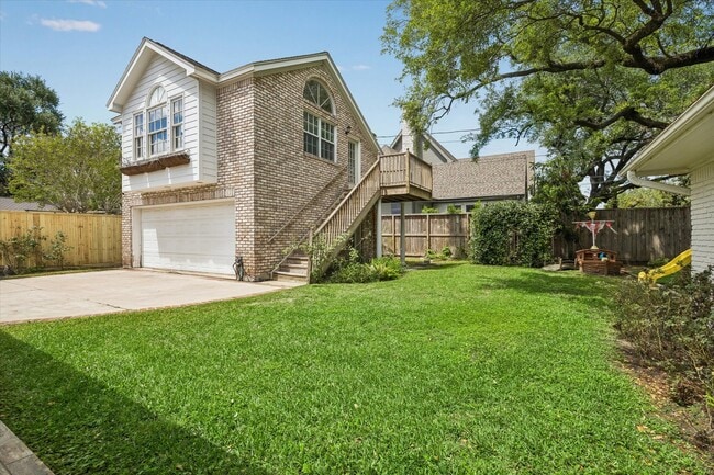 property at 5210 Meadow Lake Ln