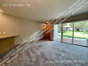 317 9th Ave in Brandon, SD - Building Photo - Building Photo