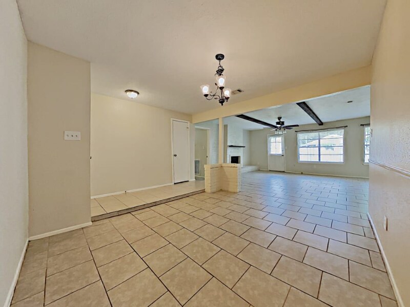 16515 Forest Bend Ave in Friendswood, TX - Building Photo