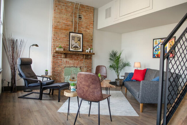 property at 1533 Pleasant St