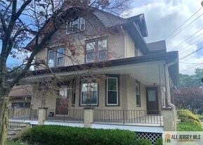 107 Parkway Ave in Trenton, NJ - Building Photo