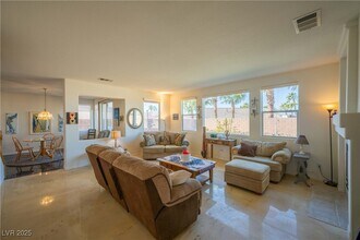 359 Hoskins Ct in Henderson, NV - Foto de edificio - Building Photo