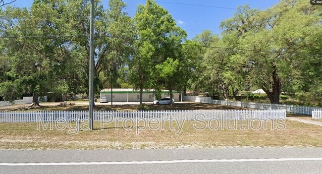 property at 5562 US-301