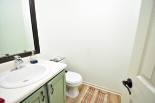 1204 Edenbridge Way in Knoxville, TN - Building Photo