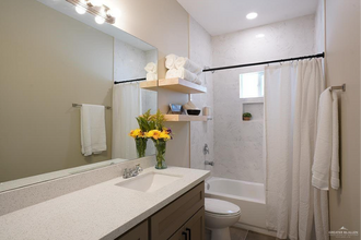 7111 N 59th Ln, Unit 4 in Alton, TX - Building Photo - Building Photo