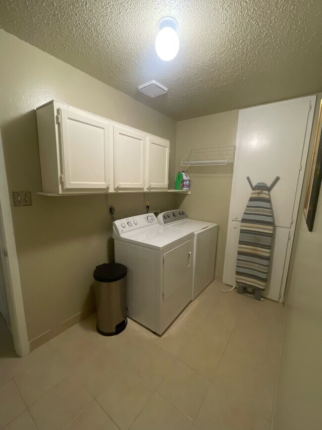 4823 Fern Lk in San Antonio, TX - Foto de edificio - Building Photo