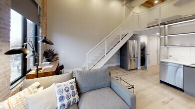 729 N Sangamon St, Unit #413 in Chicago, IL - Foto de edificio - Building Photo