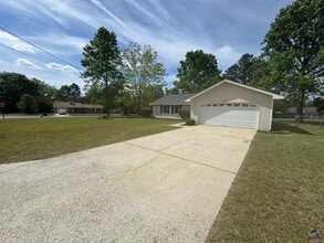 700 Fieldstone Rd in Warner Robins, GA - Building Photo - Building Photo