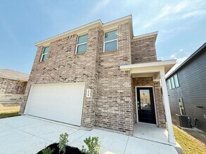 219 Flathead in New Braunfels, TX - Building Photo - Building Photo