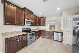 3278 Birchin Ln in Ft. Myers, FL - Building Photo - Building Photo