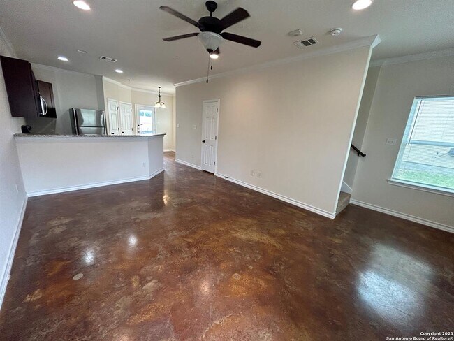 622 Meadow Arbor Ln in Universal City, TX - Building Photo - Building Photo