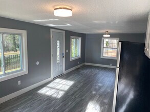 590 McCurdy Rd in Villa Rica, GA - Foto de edificio - Building Photo