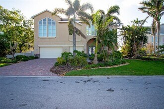 17011 Dolphin Dr in North Redington Beach, FL - Building Photo - Building Photo