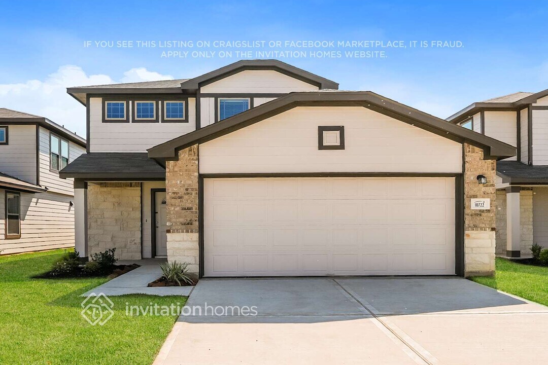 10722 Sunlit St in Cut And Shoot, TX - Building Photo