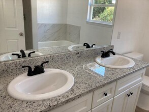 5270 Montejo Dr in Tallahassee, FL - Building Photo - Building Photo