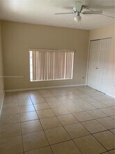 10901 N Kendall Dr in Miami, FL - Building Photo - Building Photo