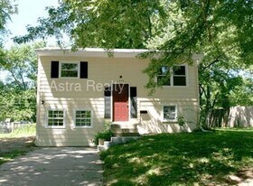 1404 Osage Trail in Independence, MO - Building Photo