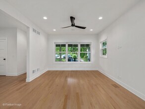 35 7th Ave in La Grange, IL - Foto de edificio - Building Photo