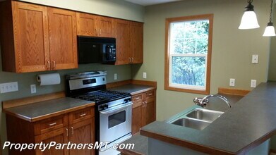 1133 N Pinecrest Dr in Bozeman, MT - Building Photo - Building Photo