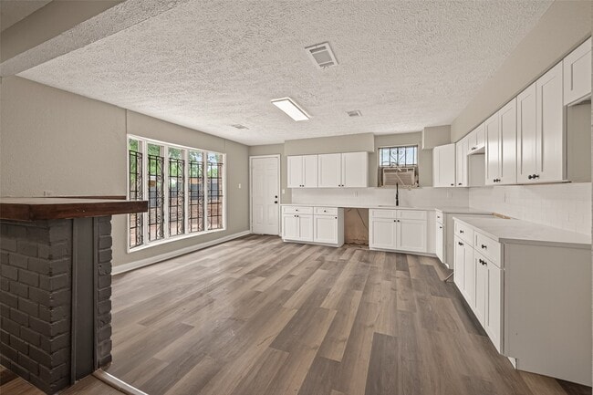 property at 3703 Tiffany Dr