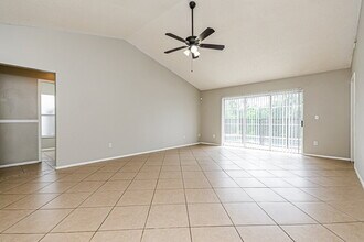 3071 Bloomsbury Dr in Kissimmee, FL - Building Photo - Building Photo