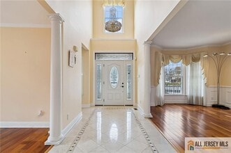 10 Chamberlin Ct in Cranbury, NJ - Building Photo - Building Photo