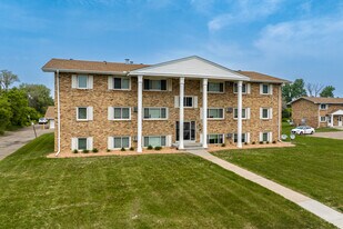 Trentwood Apartments in Golden Valley, MN - Building Photo