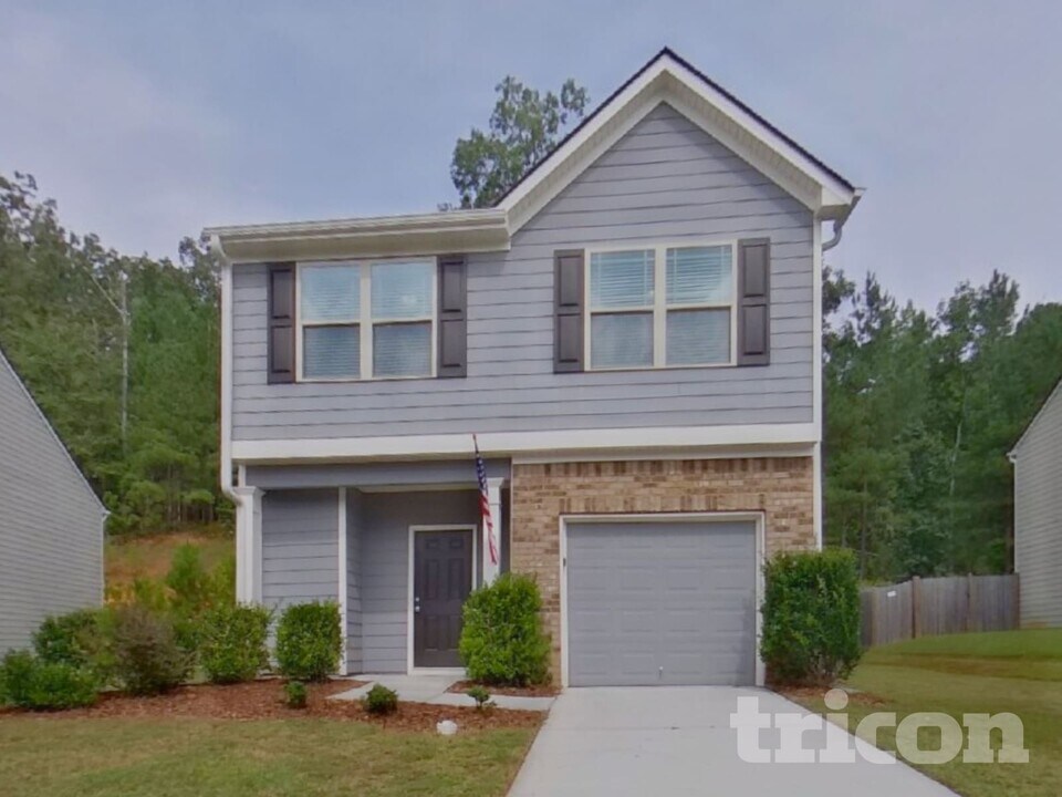 3333 Lowland Dr in Douglasville, GA - Foto de edificio