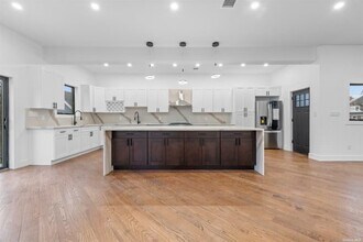 357 Hamilton Ave in Hewlett, NY - Building Photo - Building Photo