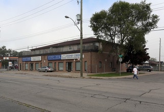 425 Melvin Ave in Hamilton, ON - Building Photo - Building Photo
