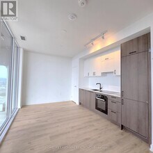 1 Quarrington Lane in North York, ON - Building Photo - Building Photo