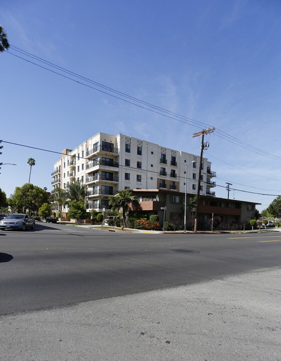 Patio Apartments in Los Angeles, CA - Building Photo