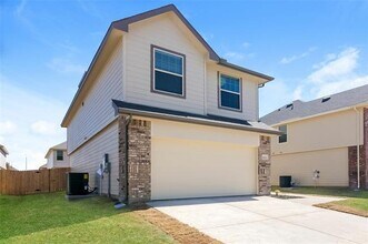 8333 Yaupon Holly Trl in Fort Worth, TX - Building Photo - Building Photo