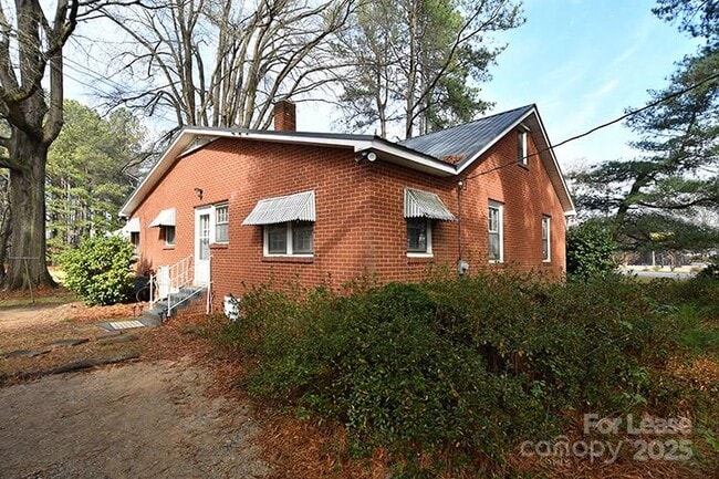 1850 Landis Hwy in Mooresville, NC - Building Photo - Building Photo