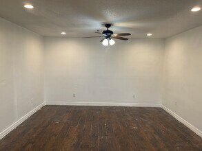 8902 Lockwood Dr, Unit 1 in Houston, TX - Building Photo - Building Photo