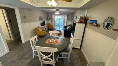 209 Miracle Strip Pkwy in Mary Esther, FL - Building Photo - Building Photo