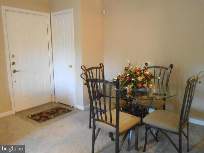 12829 Fair Briar Ln-Unit -12829 in Fairfax, VA - Building Photo - Building Photo