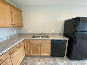 370 Sunlight Cr in Talladega, AL - Building Photo - Building Photo