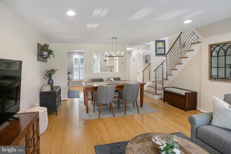 7433 Hatherleigh Ct in Alexandria, VA - Building Photo - Building Photo
