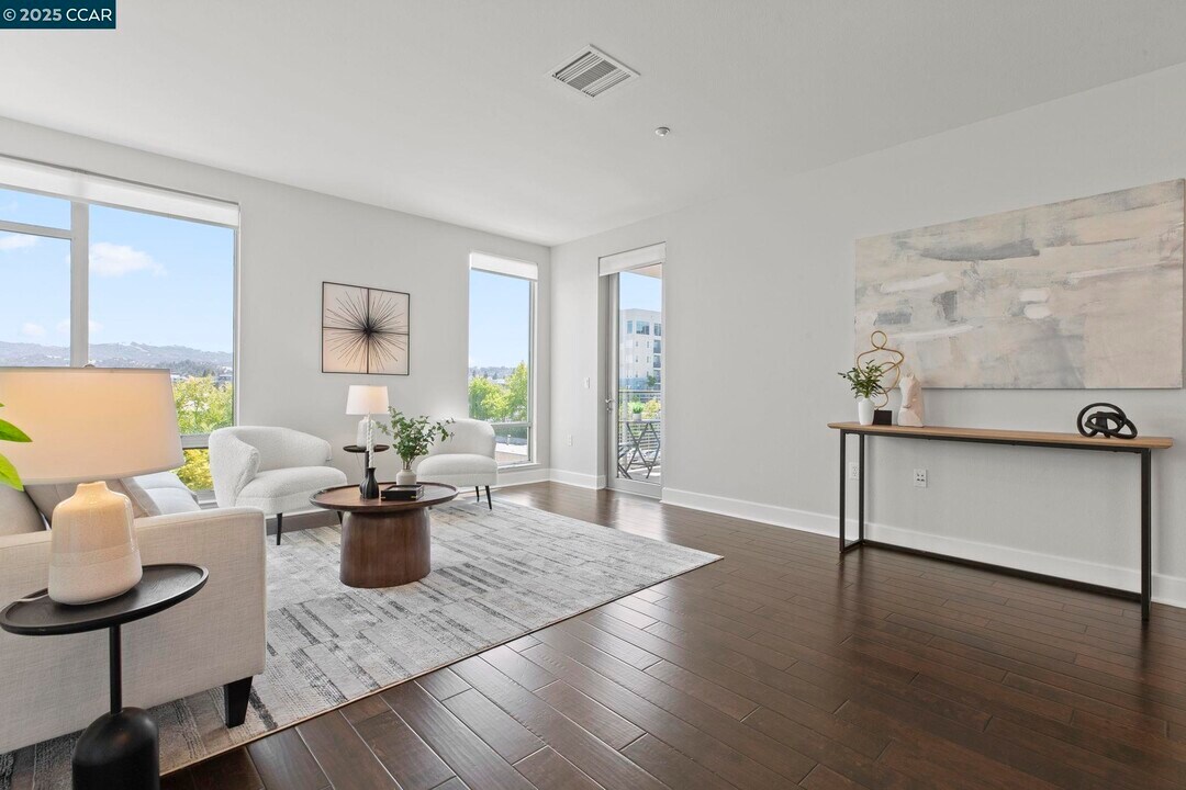 555 Ygnacio Valley Rd in Walnut Creek, CA - Building Photo
