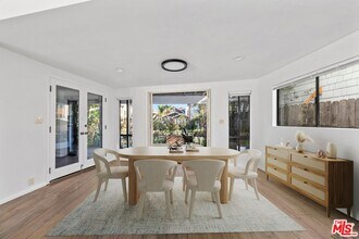 2316 Strongs Dr in Los Angeles, CA - Building Photo - Building Photo