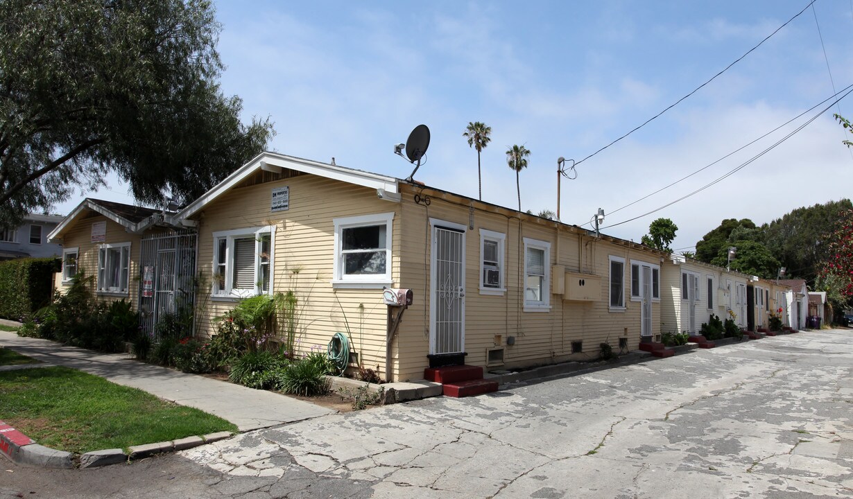 371-379 Walnut Ave in Long Beach, CA - Foto de edificio