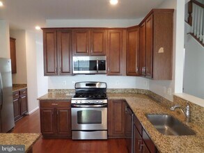 11764 Dawkins Ridge Ln in Linton Hall, VA - Building Photo - Building Photo